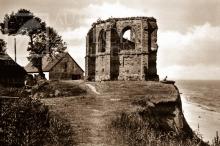 Ruiny w Trzęsaczu - około 1930 roku #3